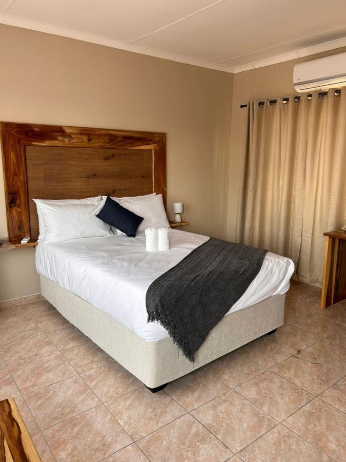 The Botanical Gardens Hotel Rundu Exterior photo