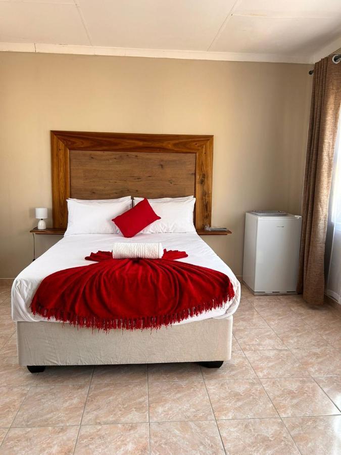 The Botanical Gardens Hotel Rundu Exterior photo